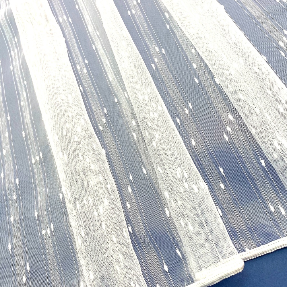 Metrážová záclona - Prší obšít okraje a našít stužku 7,5cm 300